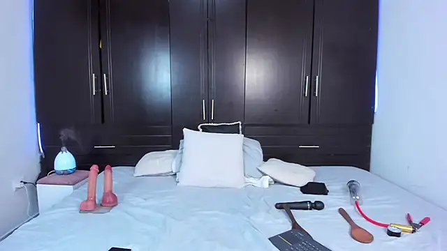 Snapshot of zadders_yb chatting on 10-02-25, 04:05 zadders yb online show from 10-02-25, 04:05