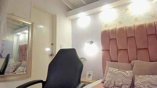 aishathornee online show from 10-02-25, 09:29