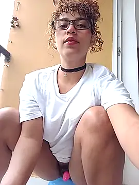 Vikyvoyeur online show from 11-21-25, 07:13