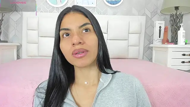 naia cox online show from 11-08-25, 03:43