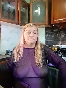 Snapshot of XHelenaX90 chatting on 10-19-25, 12:30 XHelenaX90 online show from 10-19-25, 12:30