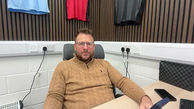 Snapshot of bilf1978 chatting on 02-13-26, 07:30 bilf1978 online show from 02-13-26, 07:30