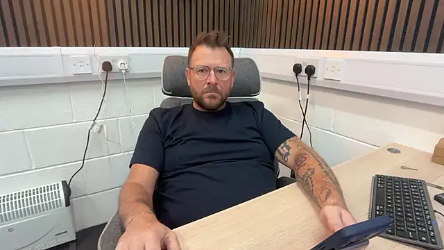 Snapshot of bilf1978 chatting on 03-03-26, 06:53 bilf1978 online show from 03-03-26, 06:53