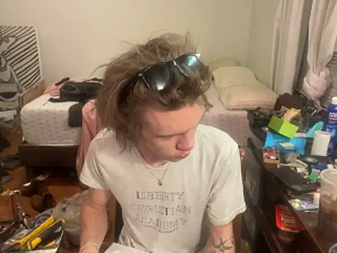 XanderOzzz online show from 05-19-26, 05:47