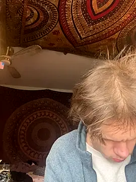 XanderOzzz online show from 10-25-25, 06:41