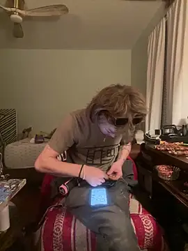 XanderOzzz online show from 05-10-26, 05:55