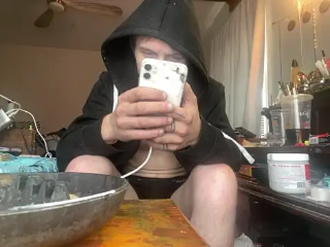 XanderOzzz online show from 12-17-25, 02:44