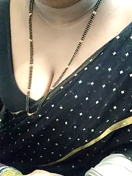 Snapshot of Tamil-rami chatting on 09-15-25, 02:06 Tamil-rami online show from 09-15-25, 02:06