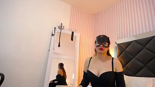 ViictoriaJones  online show from 10-31-25, 01:41