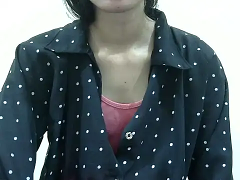 smallcuute online show from 11-27-25, 09:48