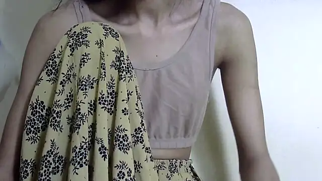 smallcuute online show from 02-20-26, 07:16