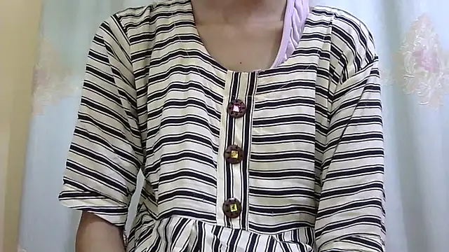 smallcuute online show from 02-25-26, 11:48