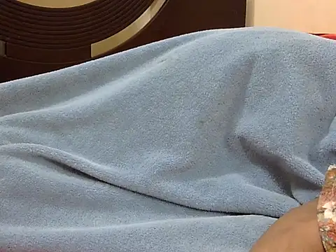 smallcuute online show from 11-17-25, 11:31