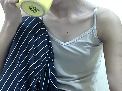 smallcuute online show from 01-11-26, 05:42