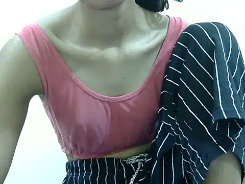 smallcuute online show from 12-20-25, 12:08