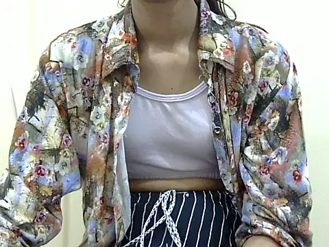 smallcuute online show from 11-25-25, 08:36