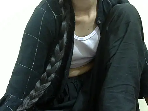 smallcuute online show from 11-16-25, 11:19