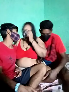 LoveOnStream online show from 10-17-25, 06:32