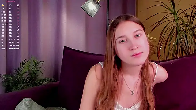 NanaMertins online show from 10-18-25, 01:07