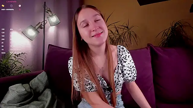 NanaMertins online show from 10-28-25, 01:06