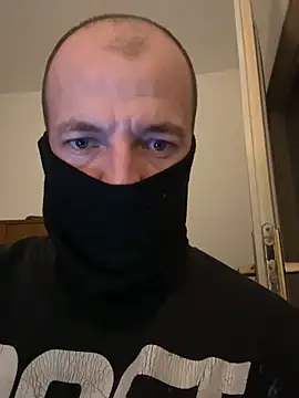 Snapshot of parka999 chatting on 10-14-25, 05:24 parka999 online show from 10-14-25, 05:24