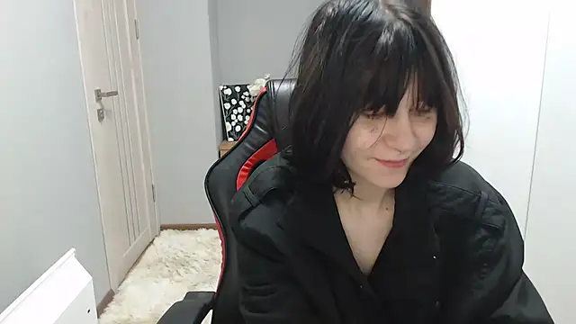 Snapshot of TinaQuiin chatting on 10-18-25, 08:05 TinaQuiin online show from 10-18-25, 08:05