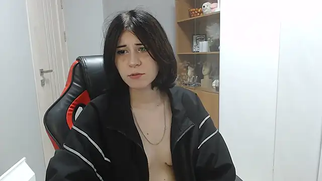 Snapshot of TinaQuiin chatting on 09-29-25, 08:10 TinaQuiin online show from 09-29-25, 08:10