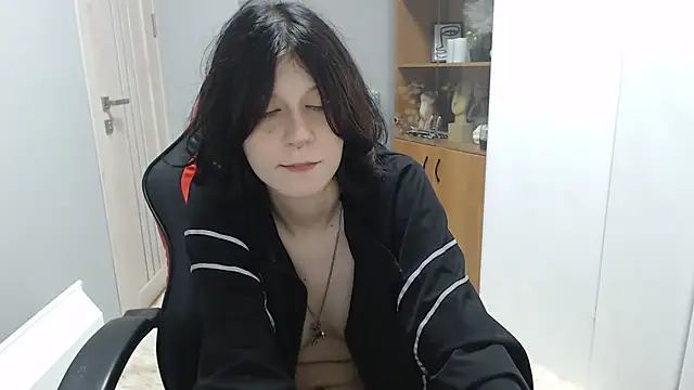 Snapshot of TinaQuiin chatting on 09-22-25, 08:09 TinaQuiin online show from 09-22-25, 08:09
