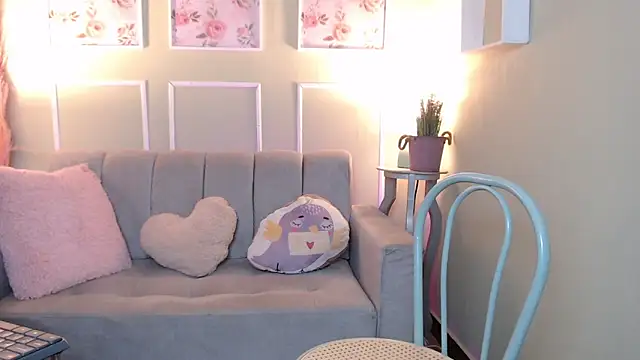 Snapshot of CurlyDani chatting on 02-28-26, 02:22 CurlyDani online show from 02-28-26, 02:22