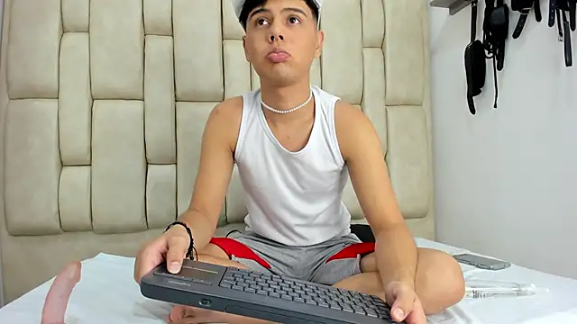 Felipe Cold online show from 09-22-25, 02:39