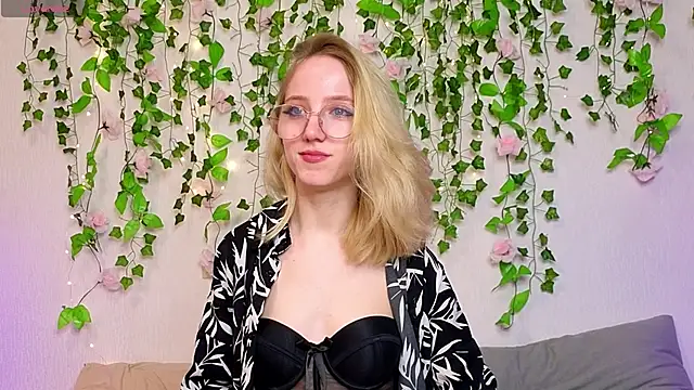 EmmaNovak online show from 03-10-26, 07:29