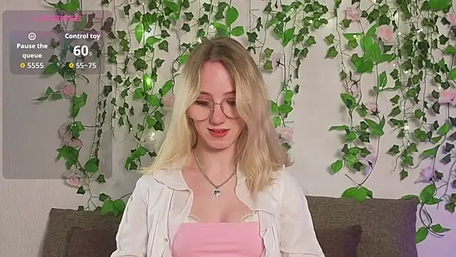 EmmaNovak online show from 03-31-26, 11:07