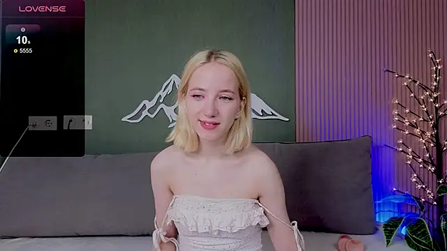 EmmaNovak online show from 09-29-25, 12:11