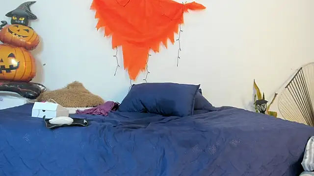  Miaa khalifa  online show from 10-24-25, 12:04