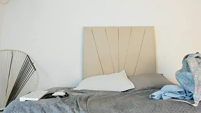  Miaa khalifa  online show from 11-10-25, 12:21