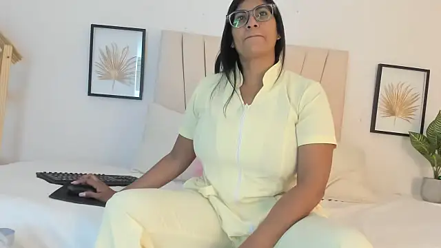  Miaa khalifa  online show from 02-11-26, 12:38