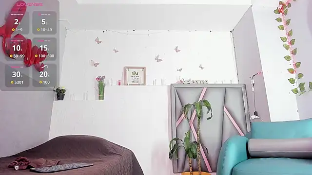 aurora tziu online show from 05-28-26, 03:58