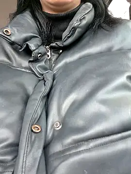 Snapshot of amalia202555 chatting on 10-29-25, 08:13 amalia202555 online show from 10-29-25, 08:13