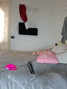 Snapshot of amalia202555 chatting on 01-08-26, 12:33 amalia202555 online show from 01-08-26, 12:33