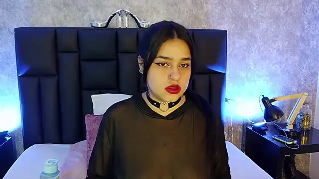 Snapshot of crystaldarliing chatting on 05-14-26, 04:48 crystaldarliing online show from 05-14-26, 04:48