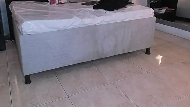 crystaldarliing online show from 11-28-25, 01:22