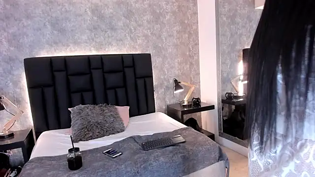 crystaldarliing online show from 09-09-25, 05:00