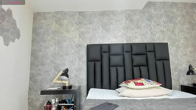 crystaldarliing online show from 01-06-26, 12:14