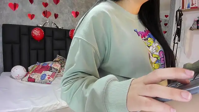 crystaldarliing online show from 02-12-26, 01:22