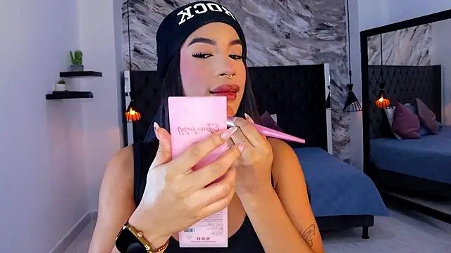 kitty collins  online show from 05-12-26, 12:00