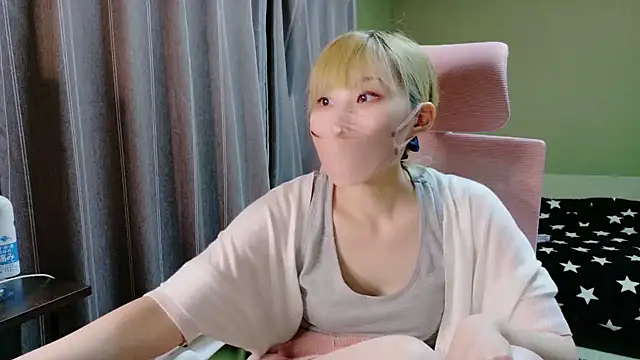 Snapshot of miyu0002 chatting on 10-02-25, 03:15 miyu0002 online show from 10-02-25, 03:15