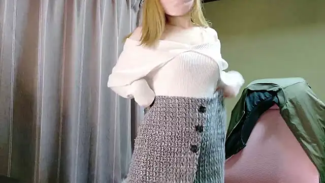 Snapshot of miyu0002 chatting on 11-02-25, 12:21 miyu0002 online show from 11-02-25, 12:21