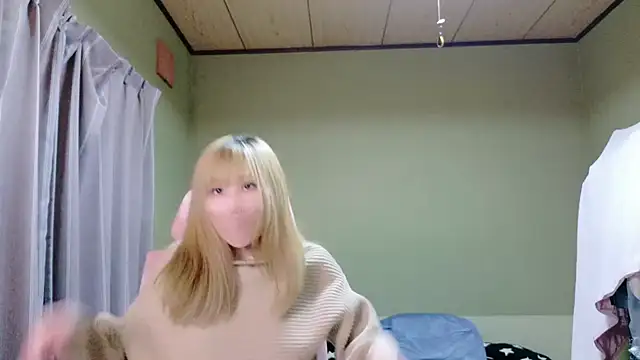 Snapshot of miyu0002 chatting on 11-04-25, 11:58 miyu0002 online show from 11-04-25, 11:58