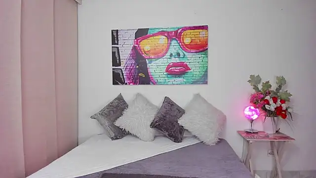 leyah  online show from 10-06-25, 12:39