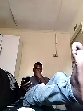 Snapshot of TmanZim2025 chatting on 09-17-25, 10:17 TmanZim2025 online show from 09-17-25, 10:17
